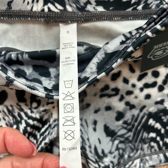 Epic MMA Yoga Stretch Booty Short (Ladies’Small)NEW WITH ORIGINAL TAGS! - Picture 4 of 6